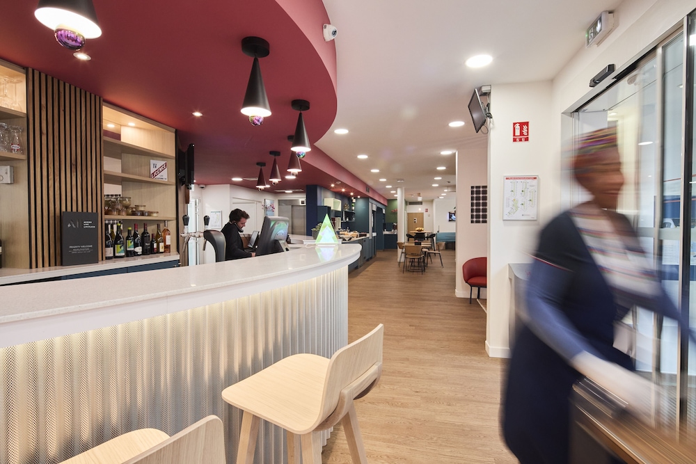 restaurant cafeteria