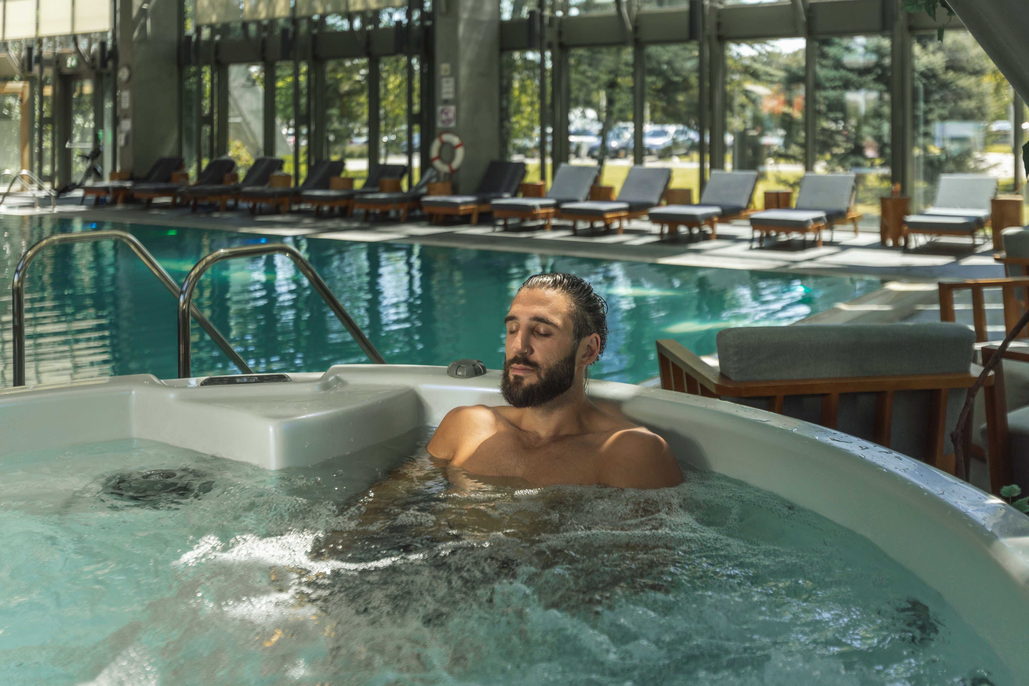Crowne Plaza Belgrade 35/85
