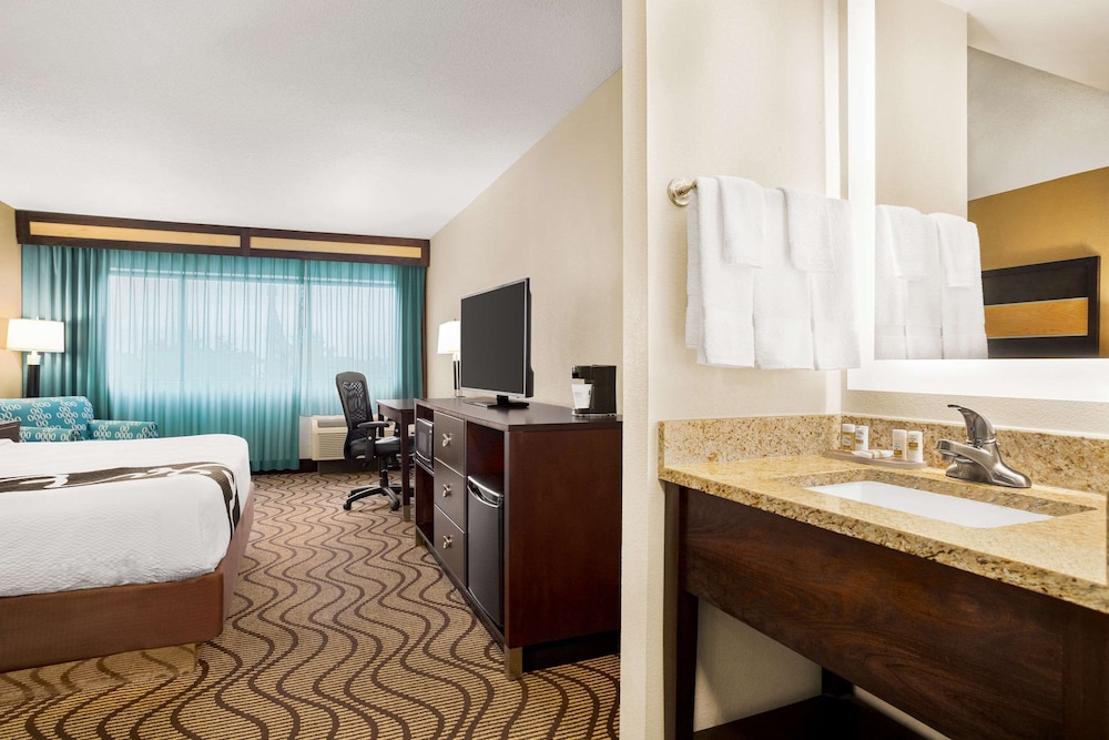 La Quinta Inn & Suites by Wyndham Richmond-Midlothian 36/36