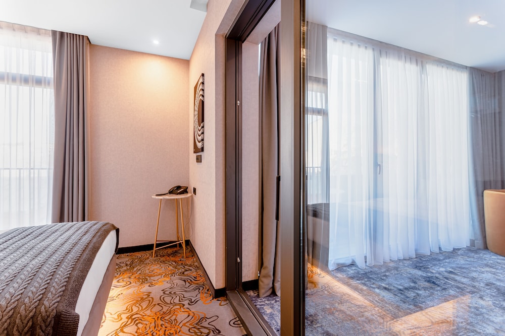 Taberne Boutique Hotel 40/65