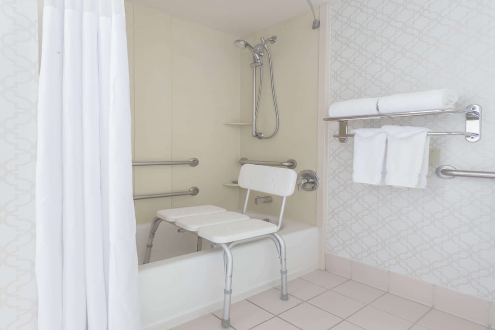 Hawthorn Suites By Wyndham Livermore Wine Country 14/43