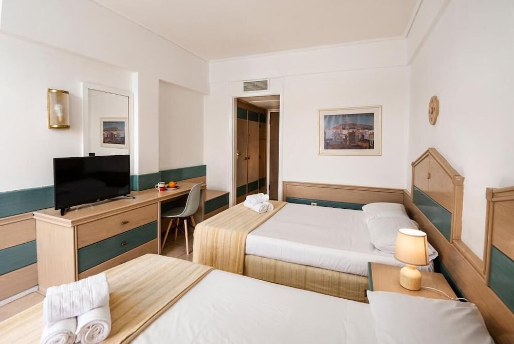 GALAXY HOTEL 12/50