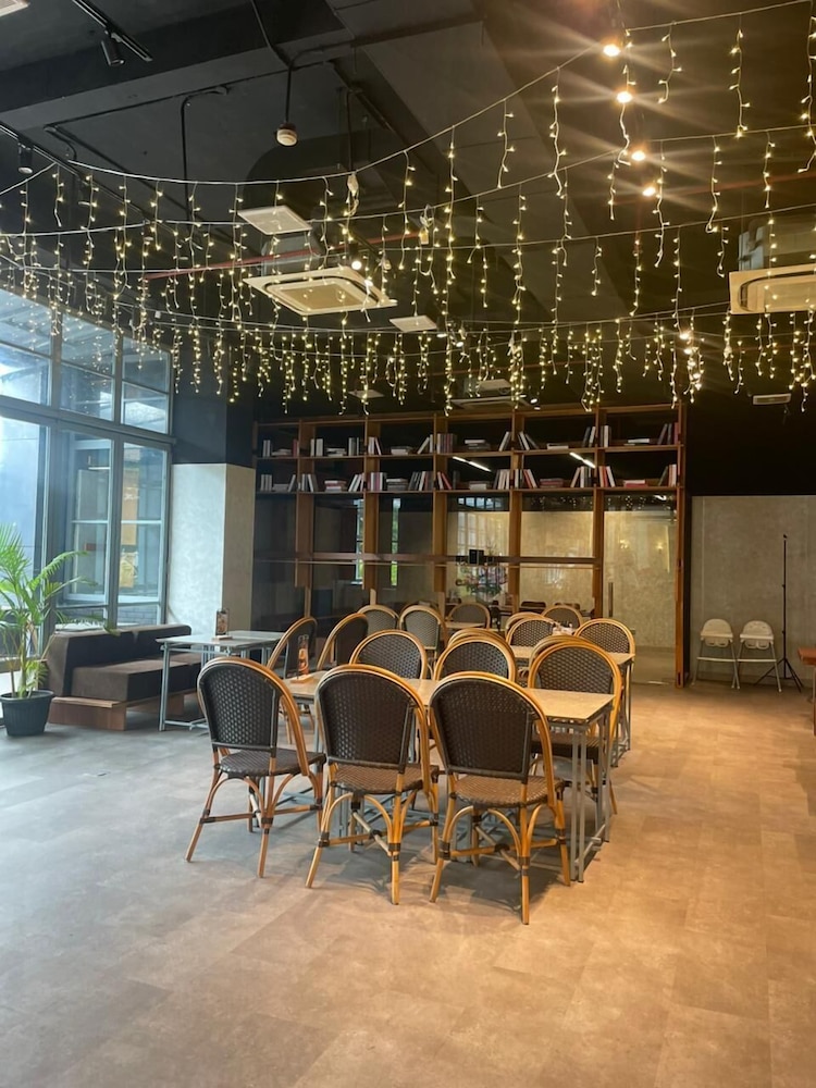 Luxury Inn Arion Hotel 47/56