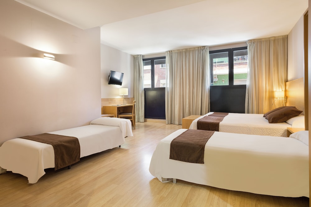 ROOM, TRIPLE