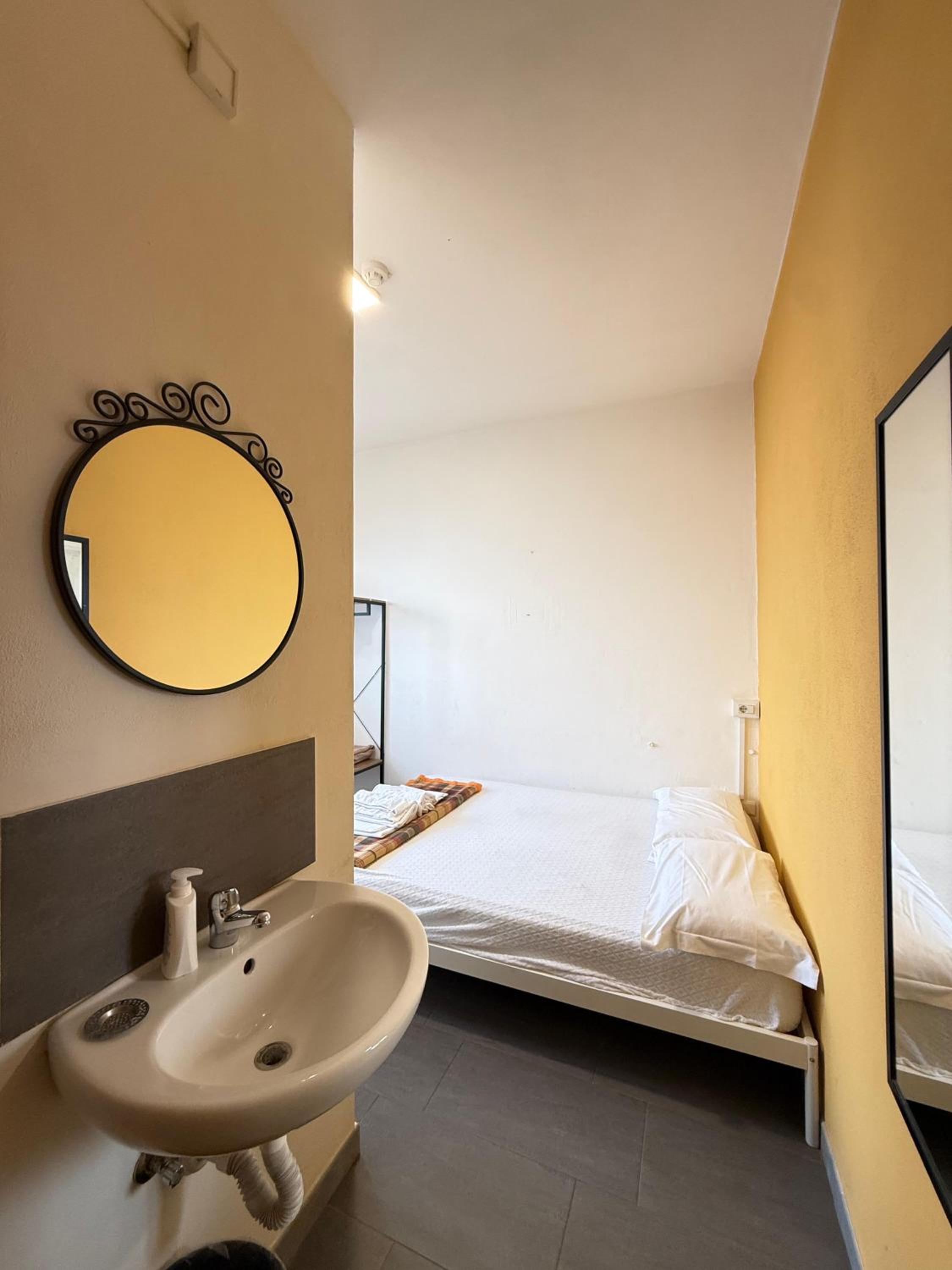 Lake Como Hostel 24/24