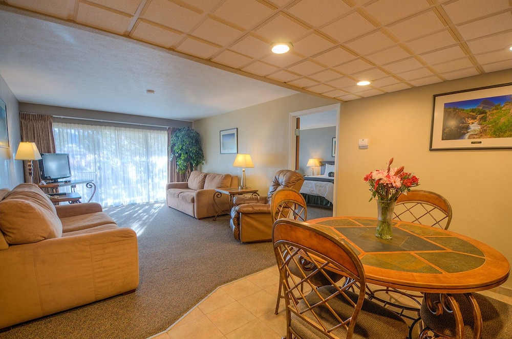 Fairmont Hot Springs Resort 33/54