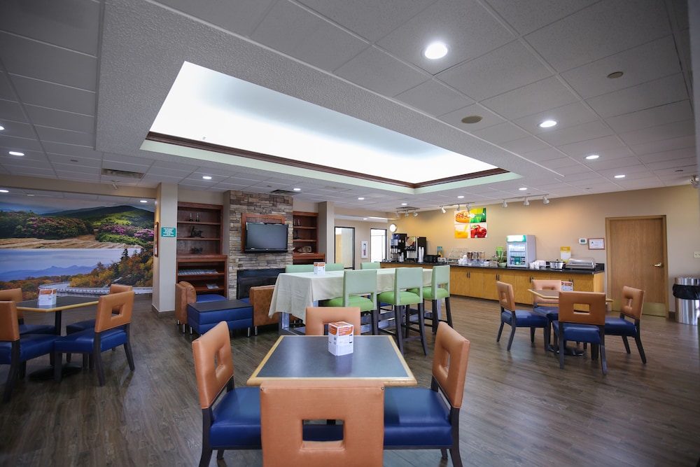 Quality Inn & Suites Boone - University Area 22/24