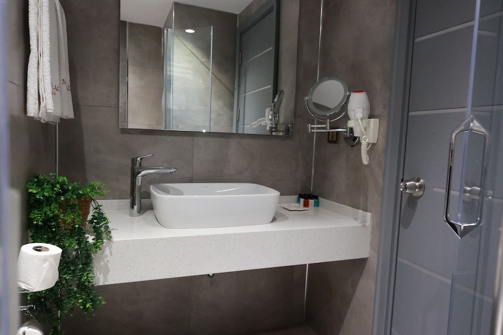 Nova Plaza Crystal Hotel & Spa 61/62