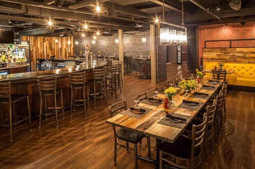 WAREHOUSE HOTEL 33/41
