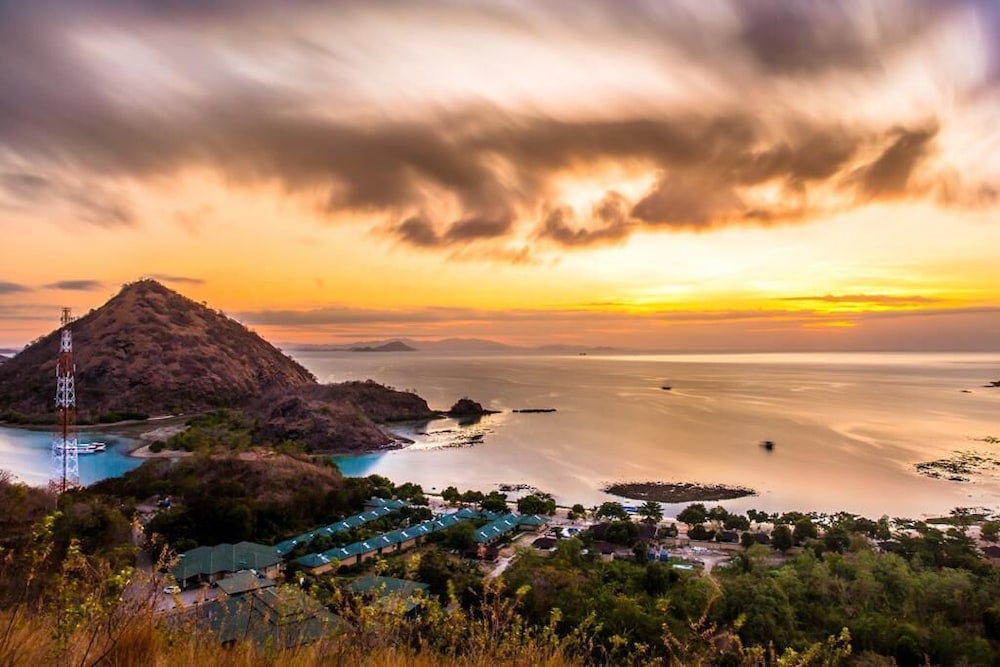 Sylvia Resort Komodo Labuan Bajo 30/70