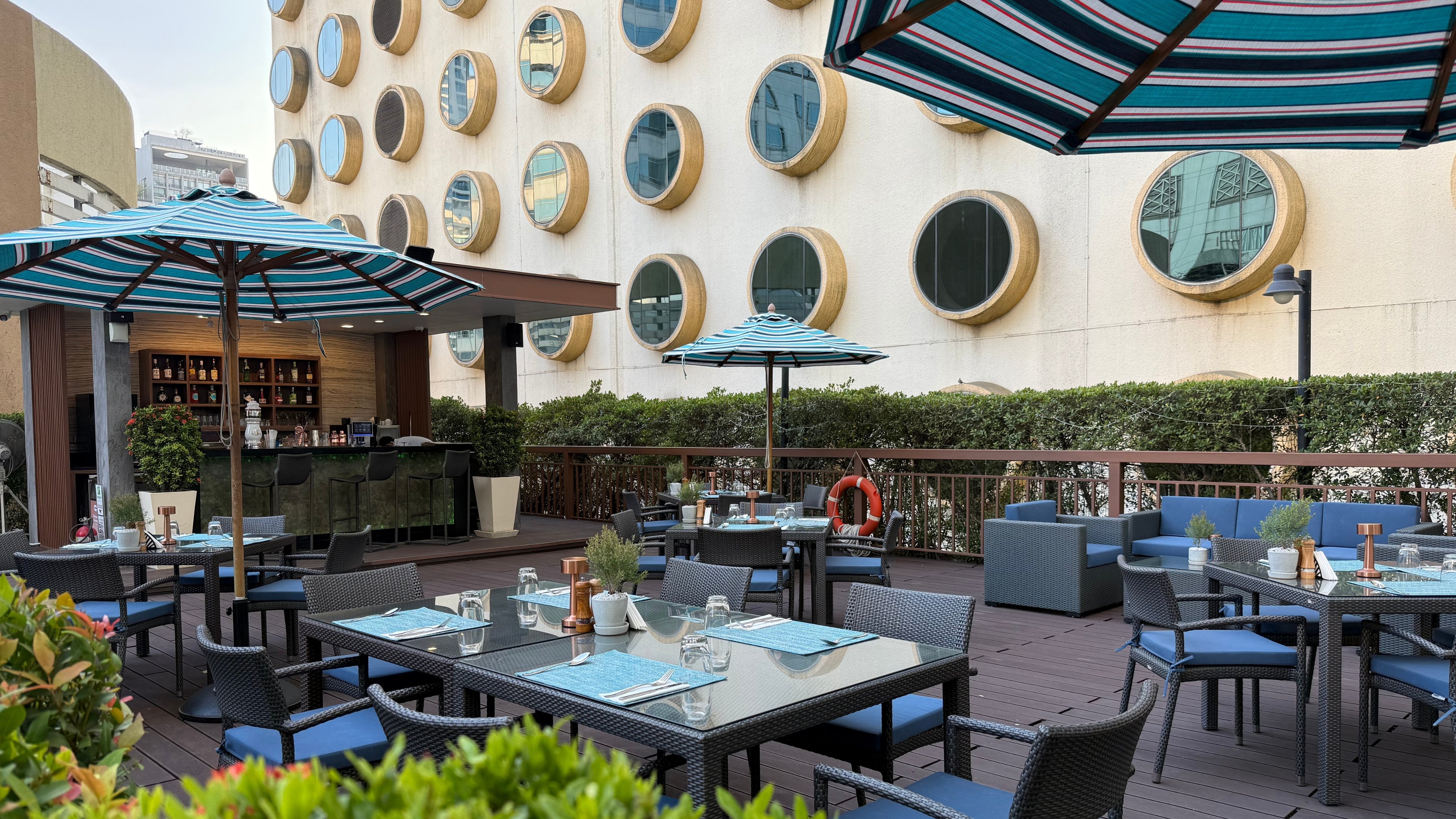 Holiday Inn Bangkok Silom 58/74