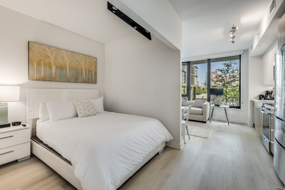 1 BEDROOM, LUXURY, APARTMENT, BALCONY