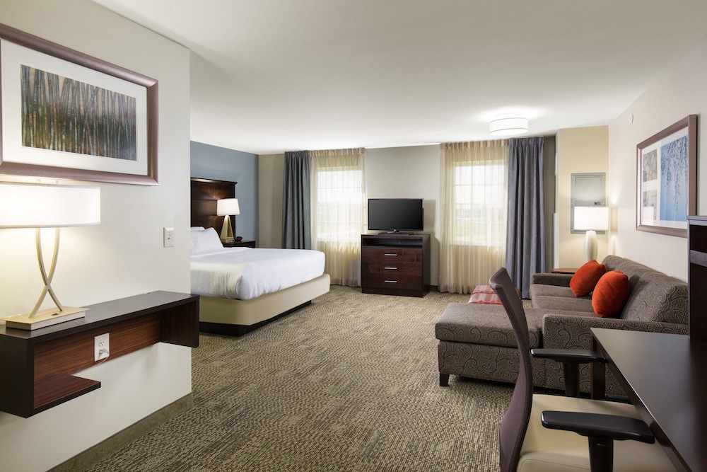 Staybridge Suites Toledo - Maumee 27/72