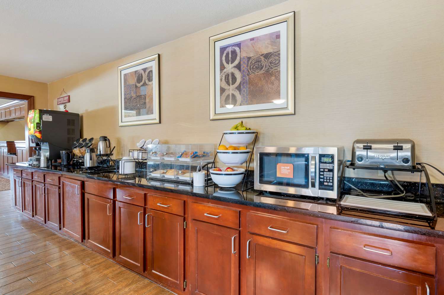Comfort Inn & Suites Cincinnati Eastgate 9/40