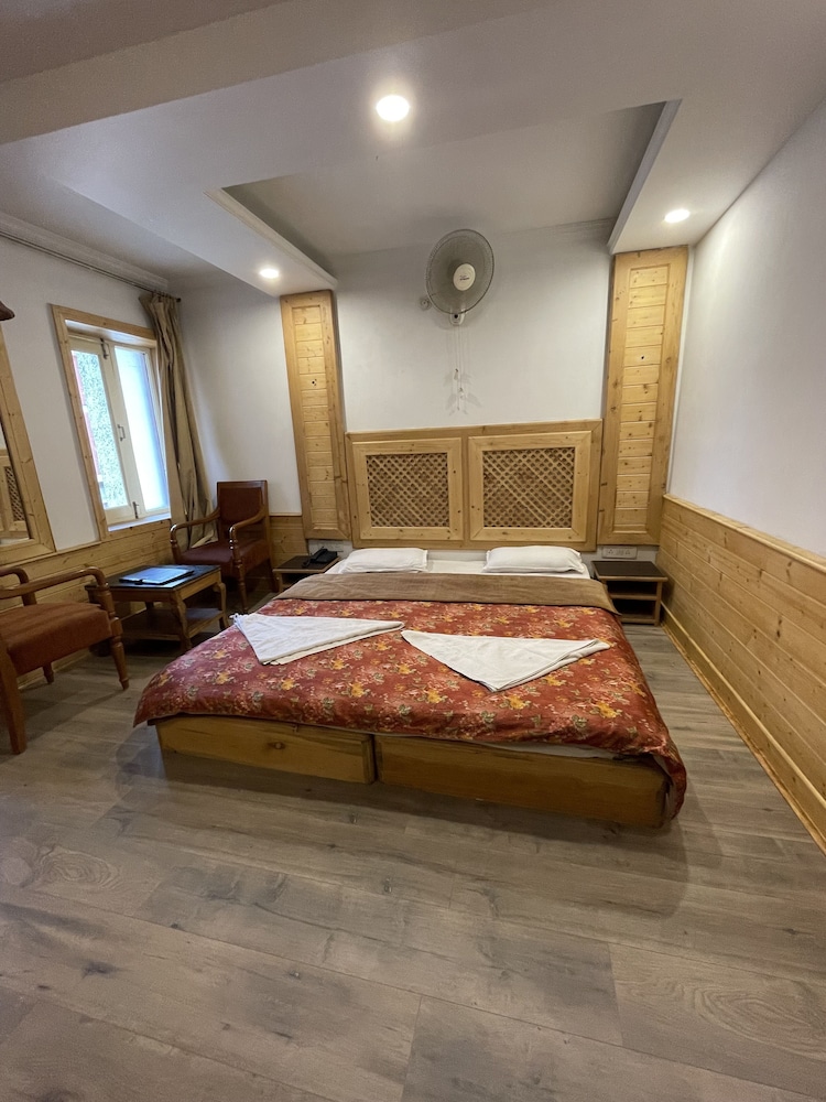 Hotel SADAF 14/45