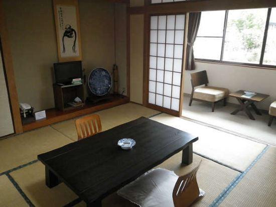 Yufuin Ryokan Tatsumi 16/17