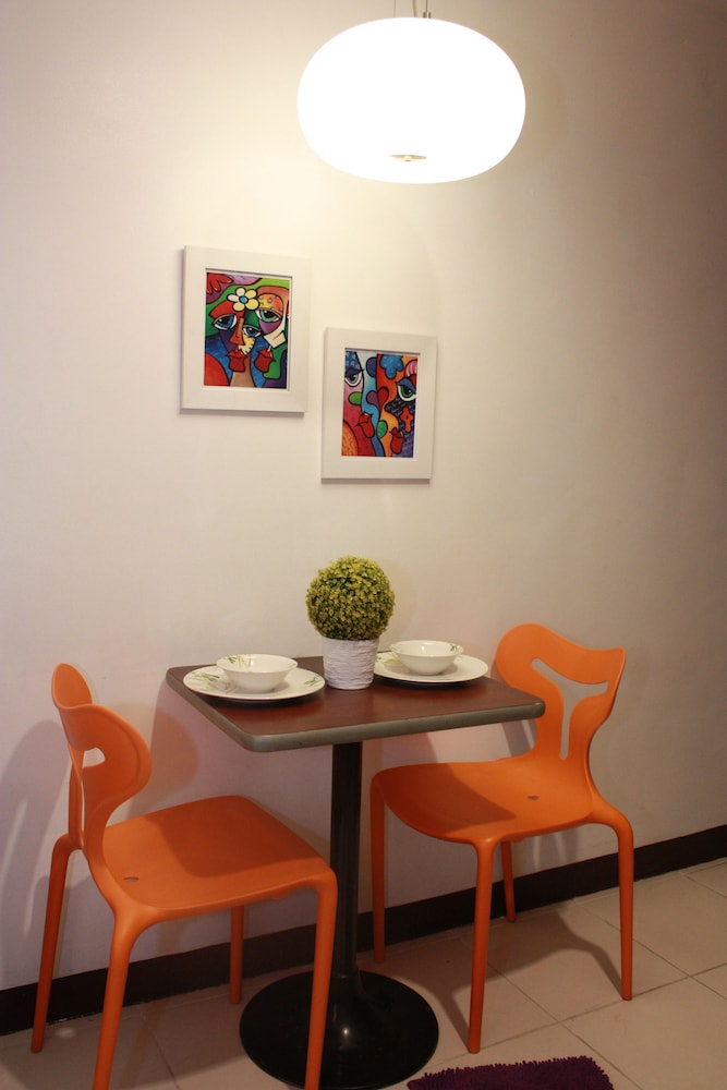 Frederick's Apartelle 46/52