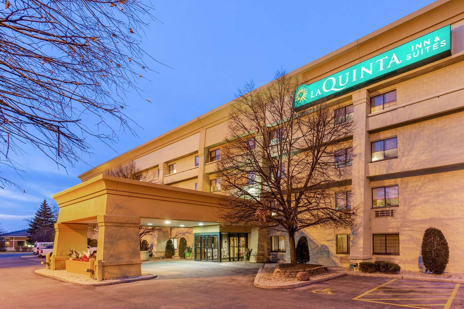 La Quinta Inn & Suites by Wyndham Chicago Tinley Park 8/47