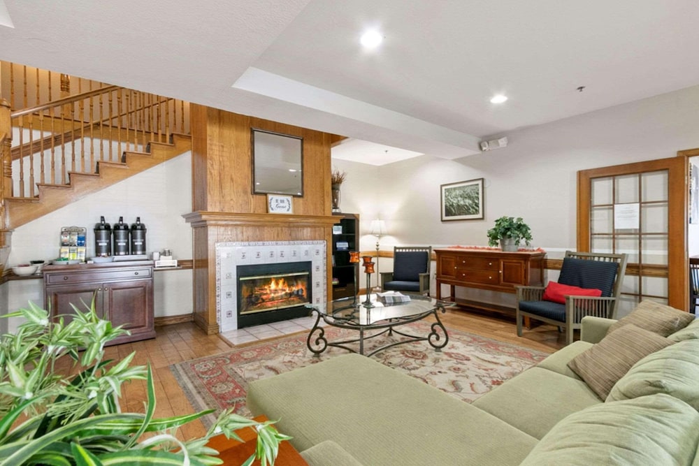 Country Inn & Suites By Radisson Greeley Co 9/40