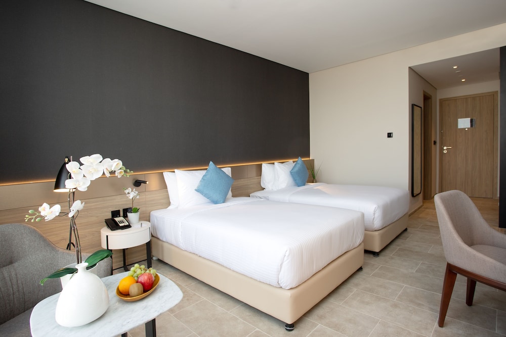 Beach Walk Hotel 16/67