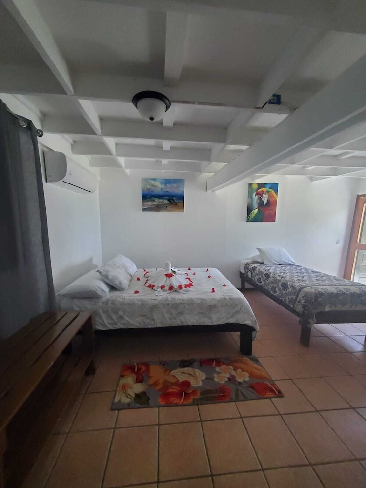 Hotel Del Rio 60/73