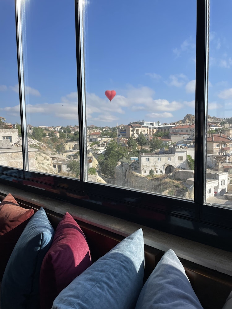 Megaron Cave Hotel 18/46