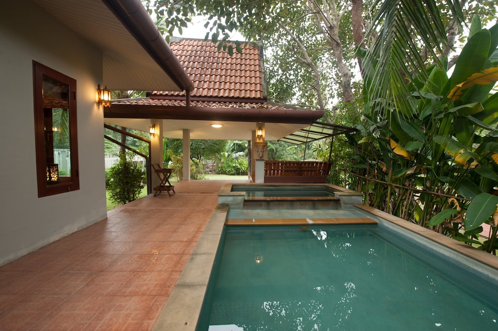 RUEN ARIYA RESORT 71/76