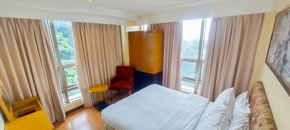 One Tagaytay Place 13/56