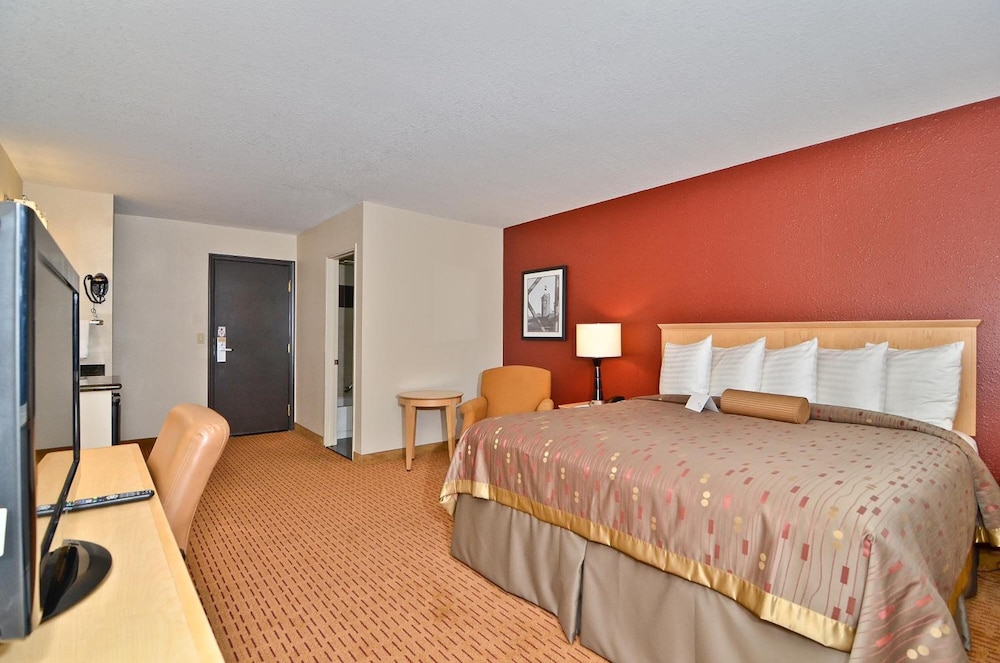 Clackamas Inn Suites 12/42