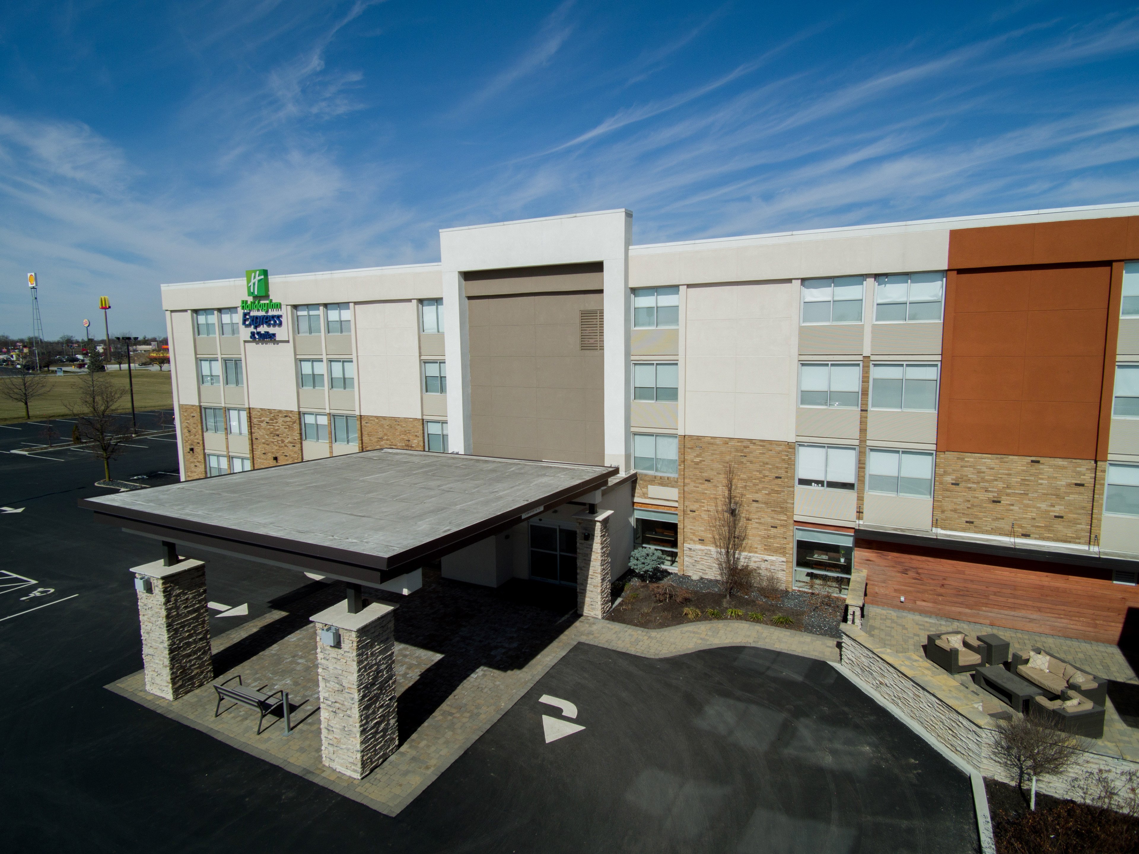 Holiday Inn Express Suites Wapakoneta 30/57