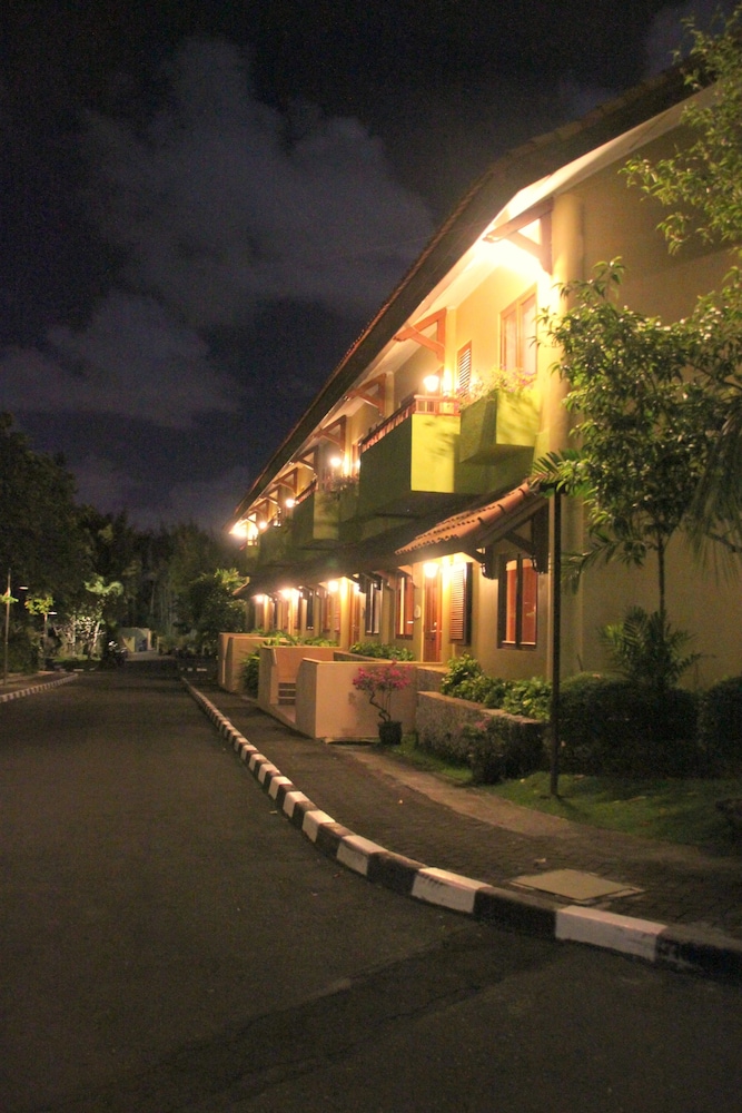 Plagoo Holiday Hotel 4/66