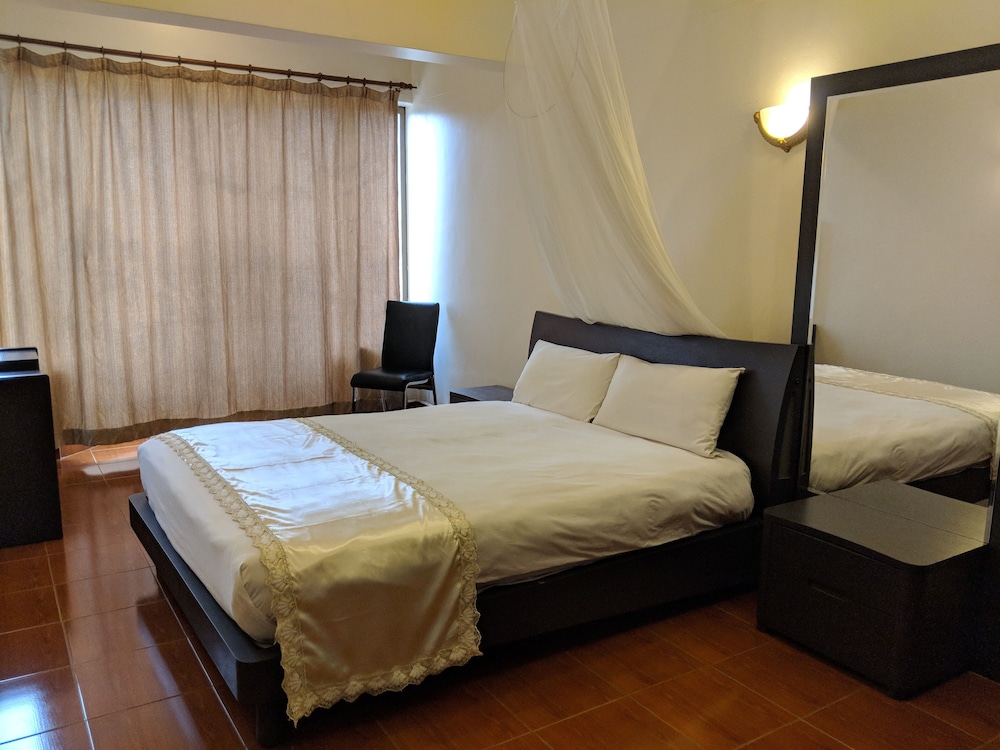 2 BEDROOMS, FAMILY SUITE
