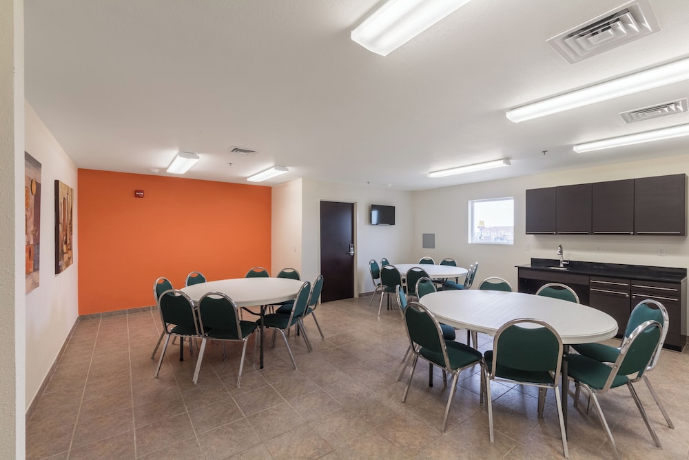 Motel6 Laredo, TX - Airport 55/66