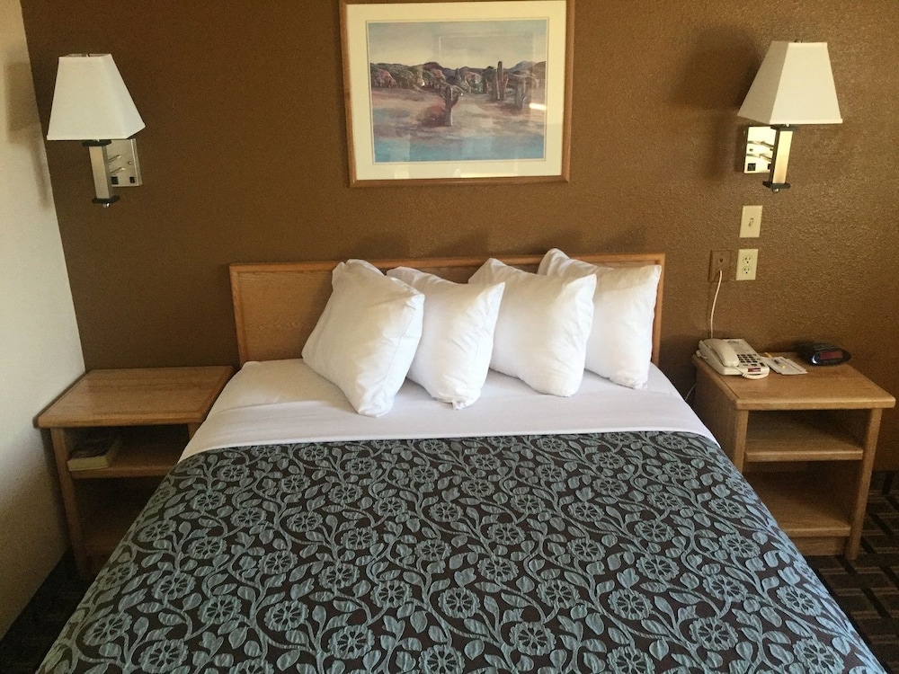 Days Inn by Wyndham Hurricane/Zion National Park Area 14/29