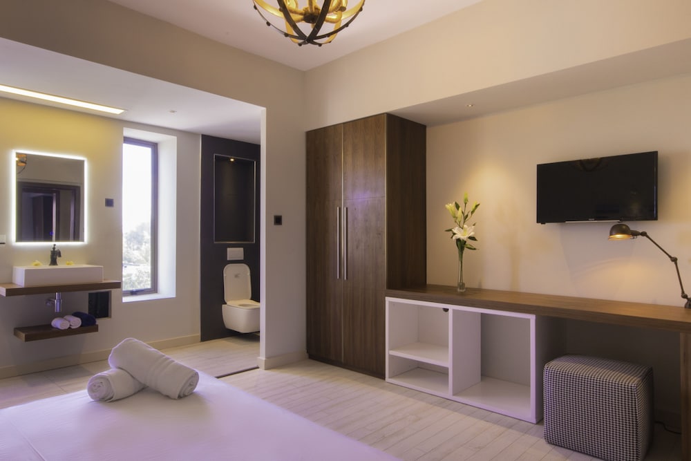 Azure Beach Boutique Hotel 13/22