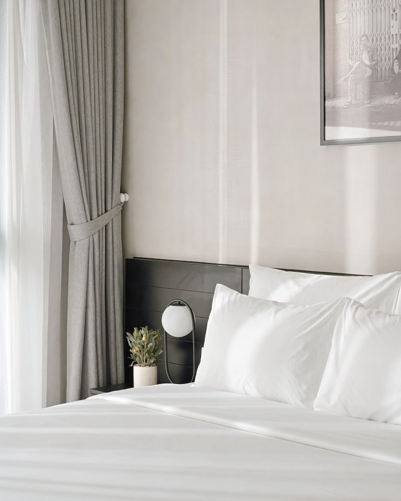Triple E Hotel Metro Ben Thanh 25/50
