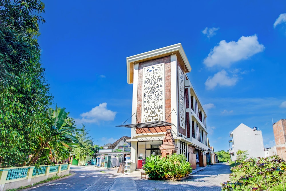 Collection O Solo near Universitas Muhammadiyah Surakarta formerly Kedaton Home in SURAKARTA