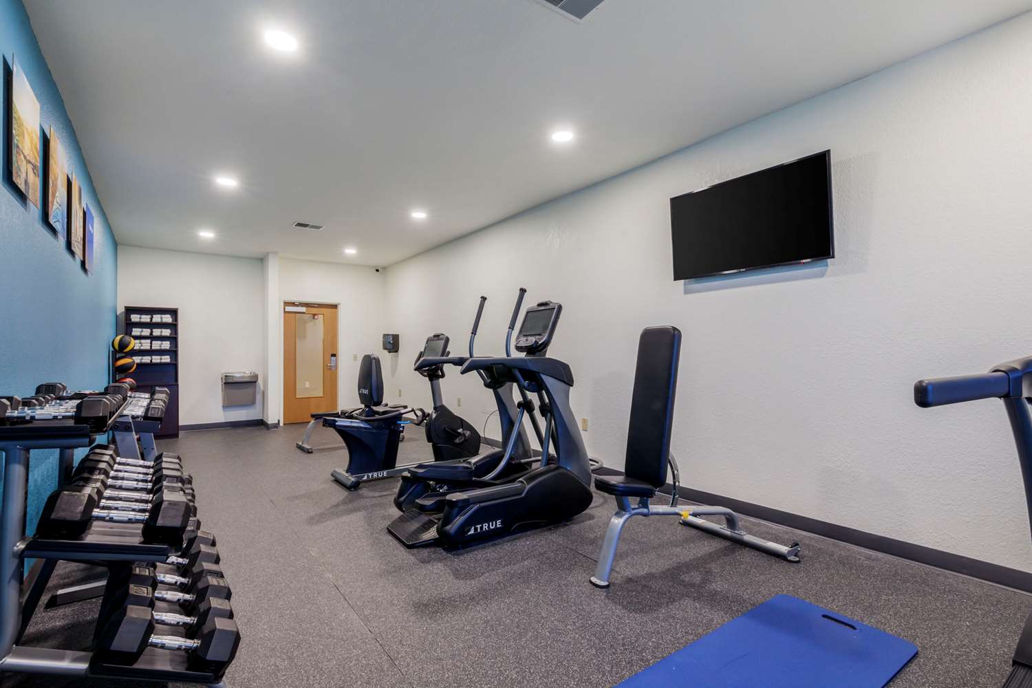 Comfort Suites Johnson Creek Conference Center 14/23