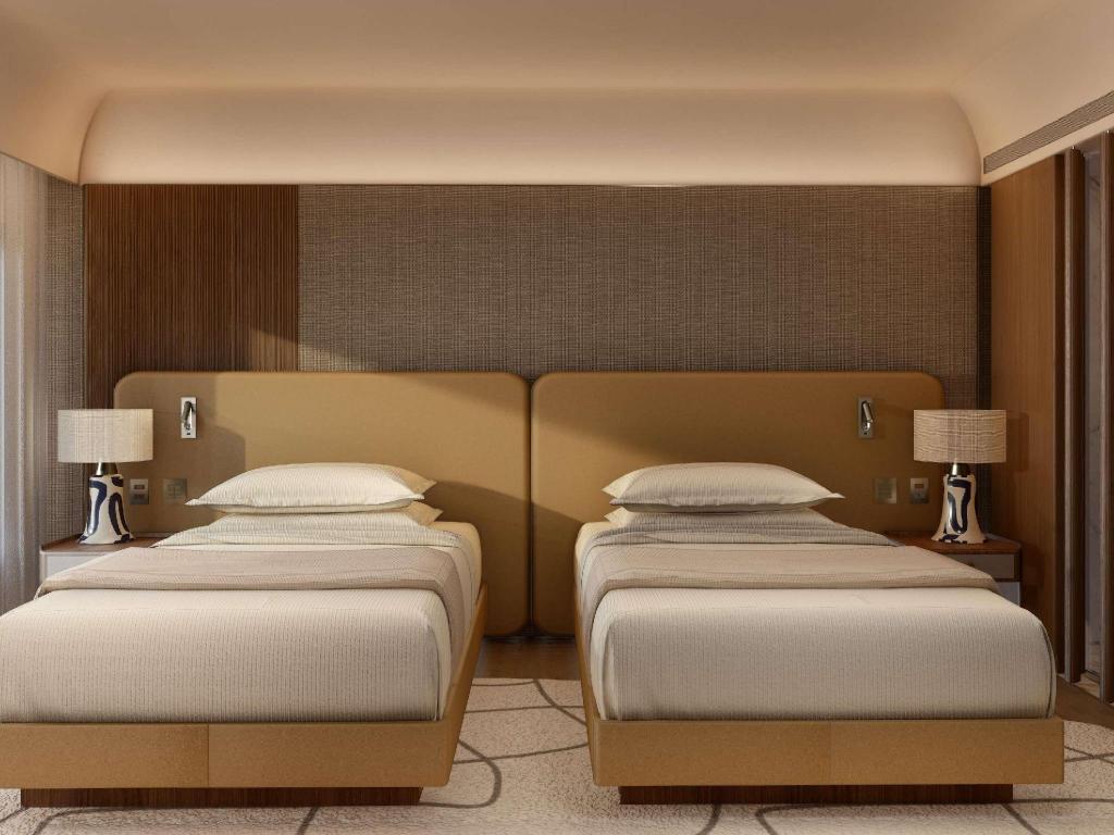 Luxury, Twin Beds, Side Ocean View