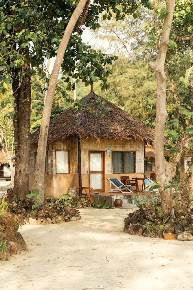 Mayalay Beach Resort 39/50