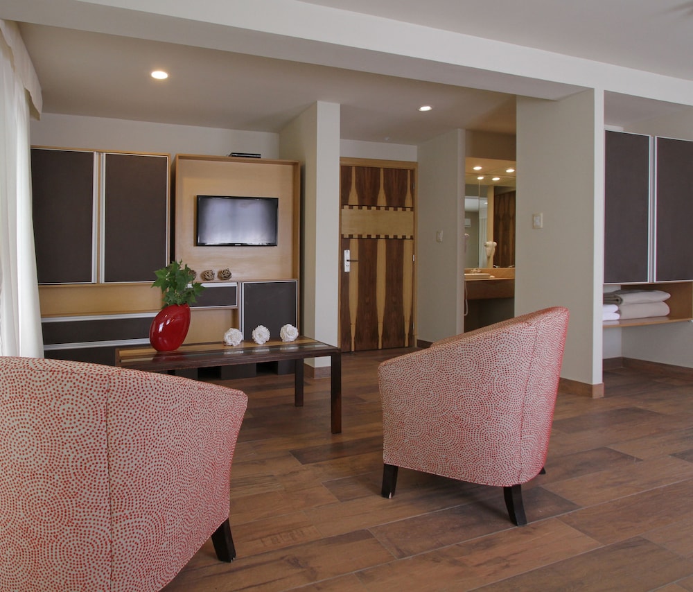 Plaza Paradiso Petit Hotel 47/62