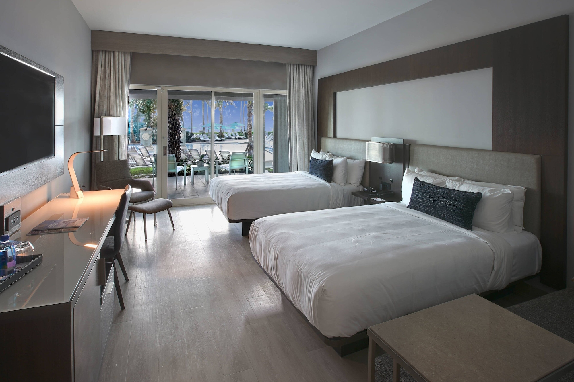 Room, 2 Double Beds, Pool View