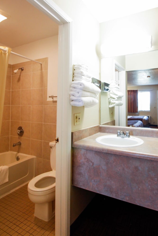 Heritage Inn San Diego 27/39