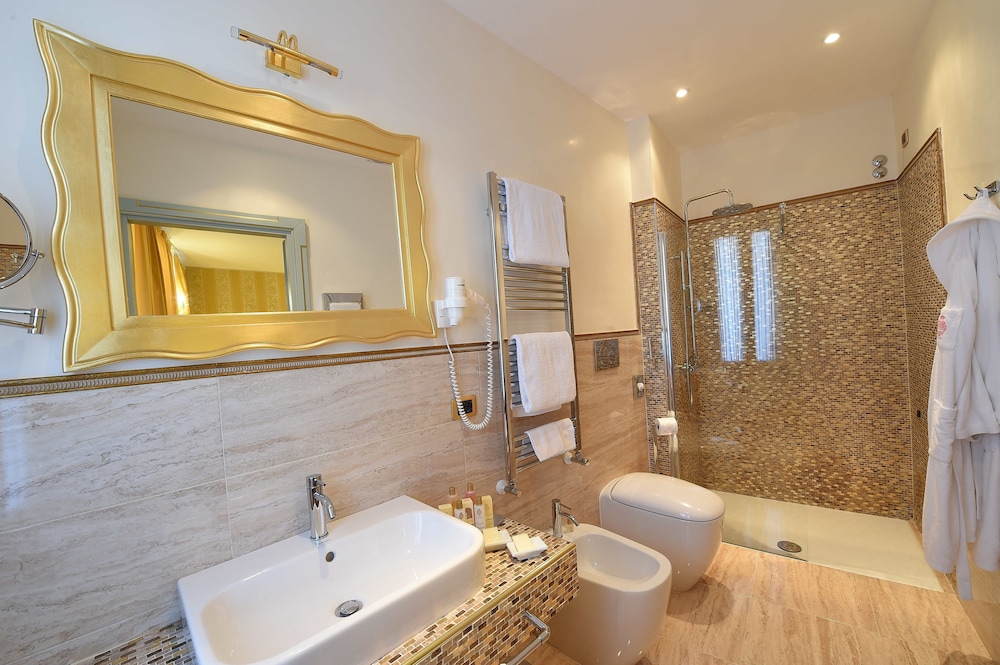 Hotel Savoia e Jolanda, WorldHotels Elite 65/66