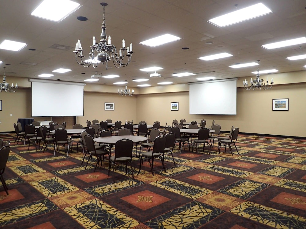 Ramkota Hotel And Conference Center 46/64