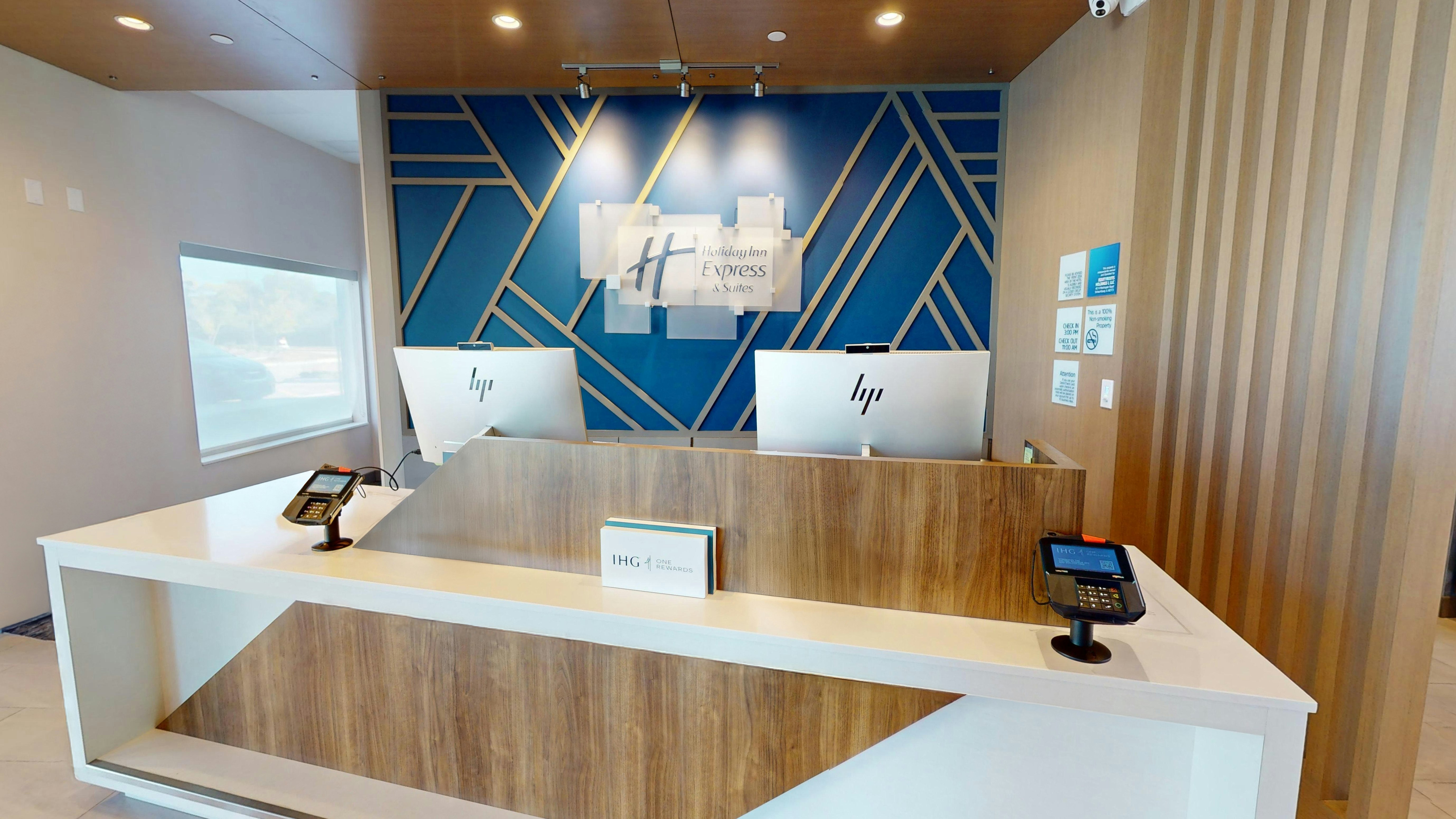 Holiday Inn Express & Suites Chicago Schaumburg, an IHG Hotel 5/50