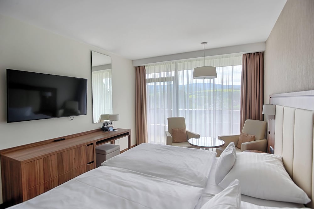 DANUBIUS HEALTH SPA RESORT ESPLANADE 30/66