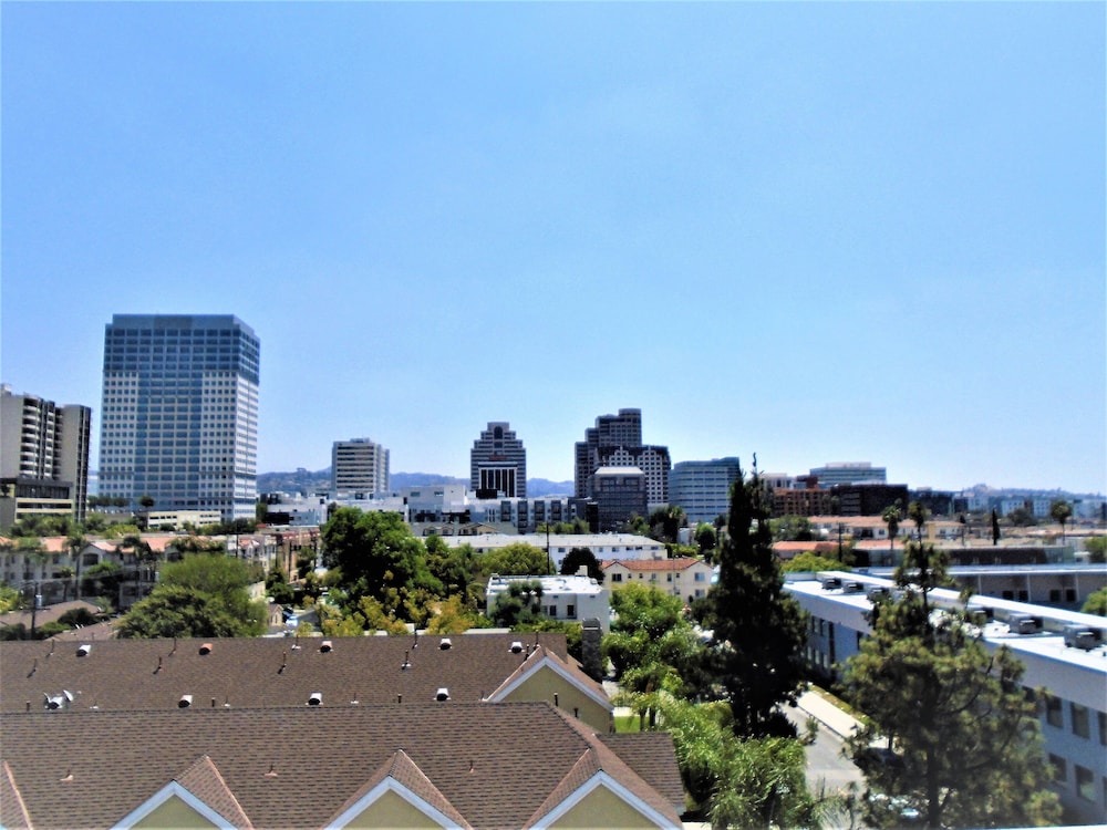 Glendale Express Hotel 54/55