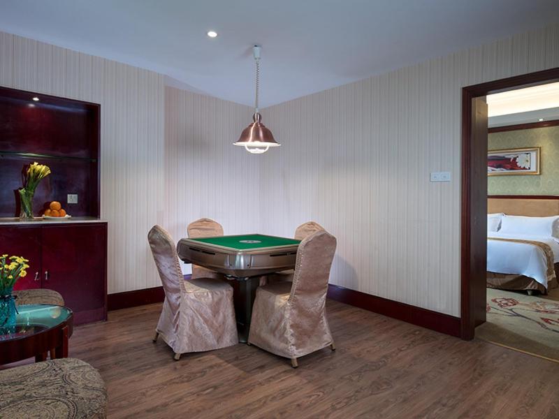Vienna Hotel (Dongguan Changping Avenue) 41/57