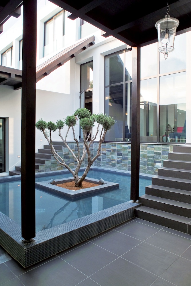 swimming pool spa